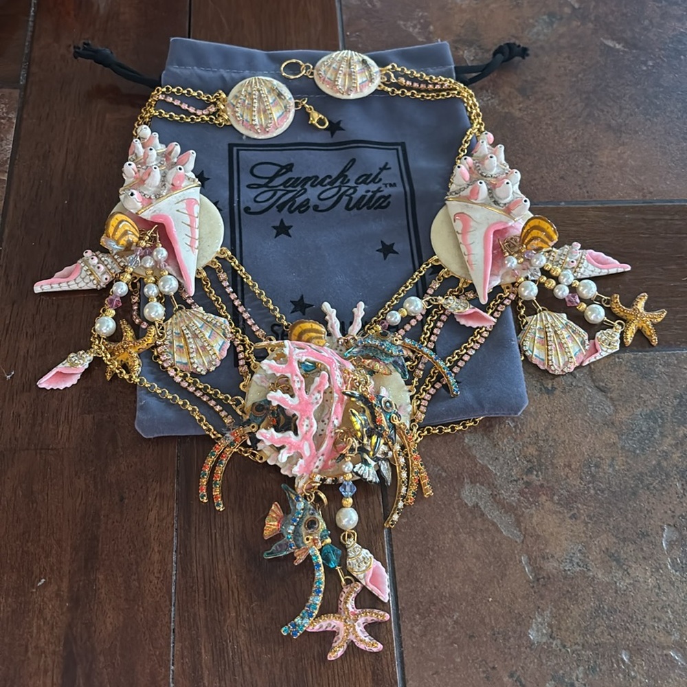 Lunch At The Ritz SEASHELL Necklace - Picture 3 of 14